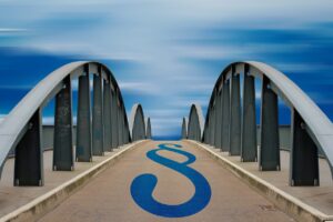 Immagine che illustra le modifiche alla Legge 104 e i potenziali esclusi dalla normativa.